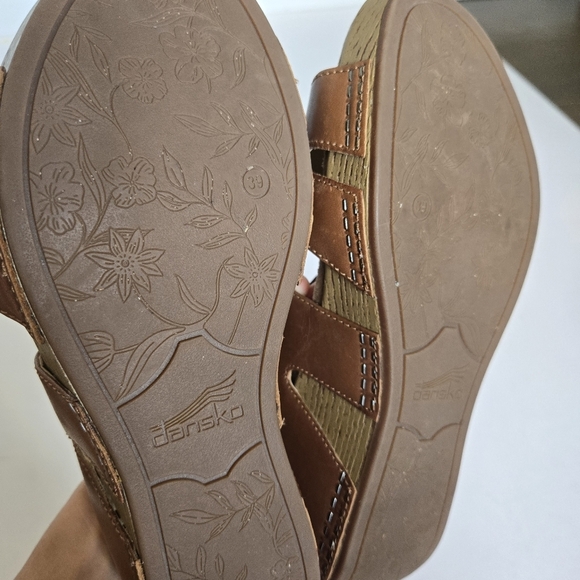 Dansko Leeann Wedge Sandals Tan Leather buckles slip on EU 39 US 8/8.5 - Picture 6 of 7